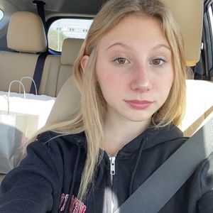 Meet your Posher, Isabella